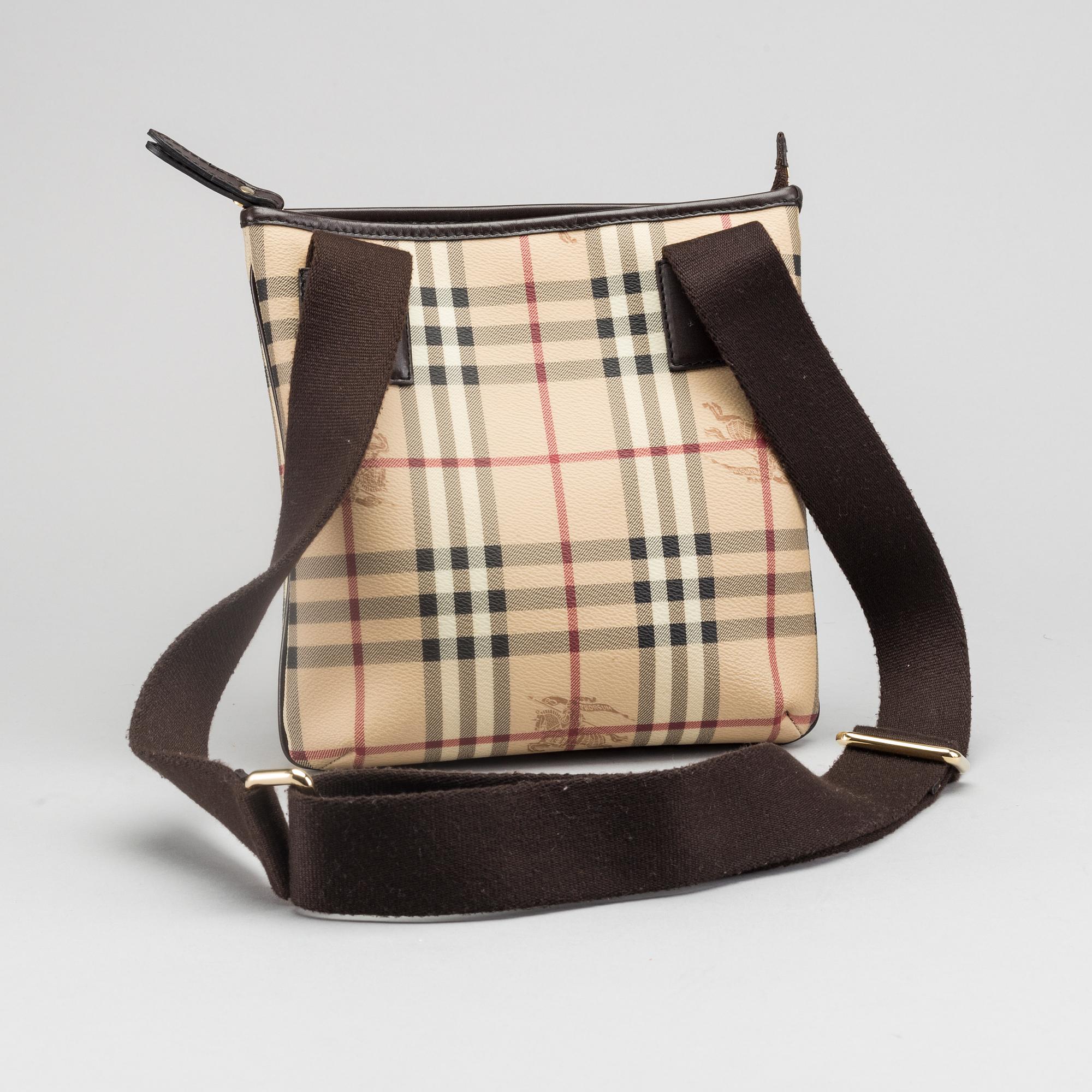 BURBERRY, väska samt skärp.