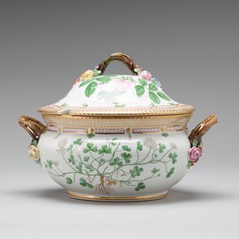 Royal Copenhagen, A Royal Copenhagen 'Flora Danica' tureen with cover, Denmark, 20th Century.