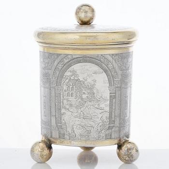 A Baltic 17th century parcel-gilt silver tankard, unmarked.