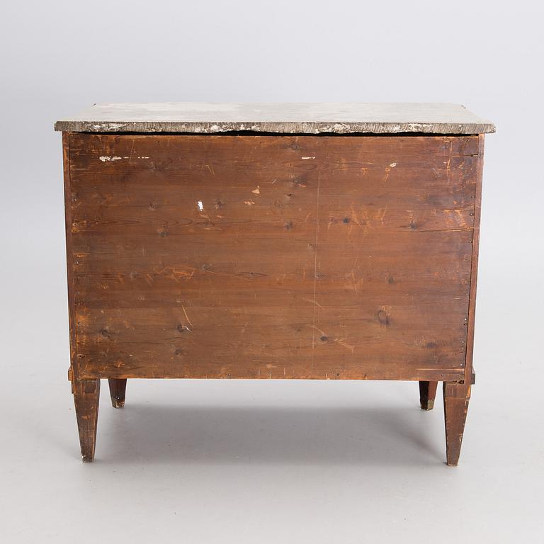 EN SKRIVBYRÅ, av Carl Lindborg, gustaviansk, 1700-talets slut, signerad, samt med snickarämbetets stämpel.