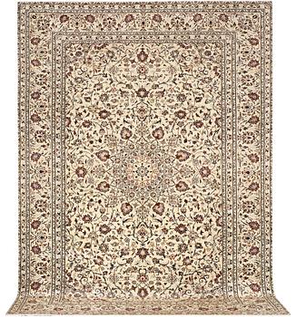 A carpet, Kashan, ca. 340 x 238 cm.