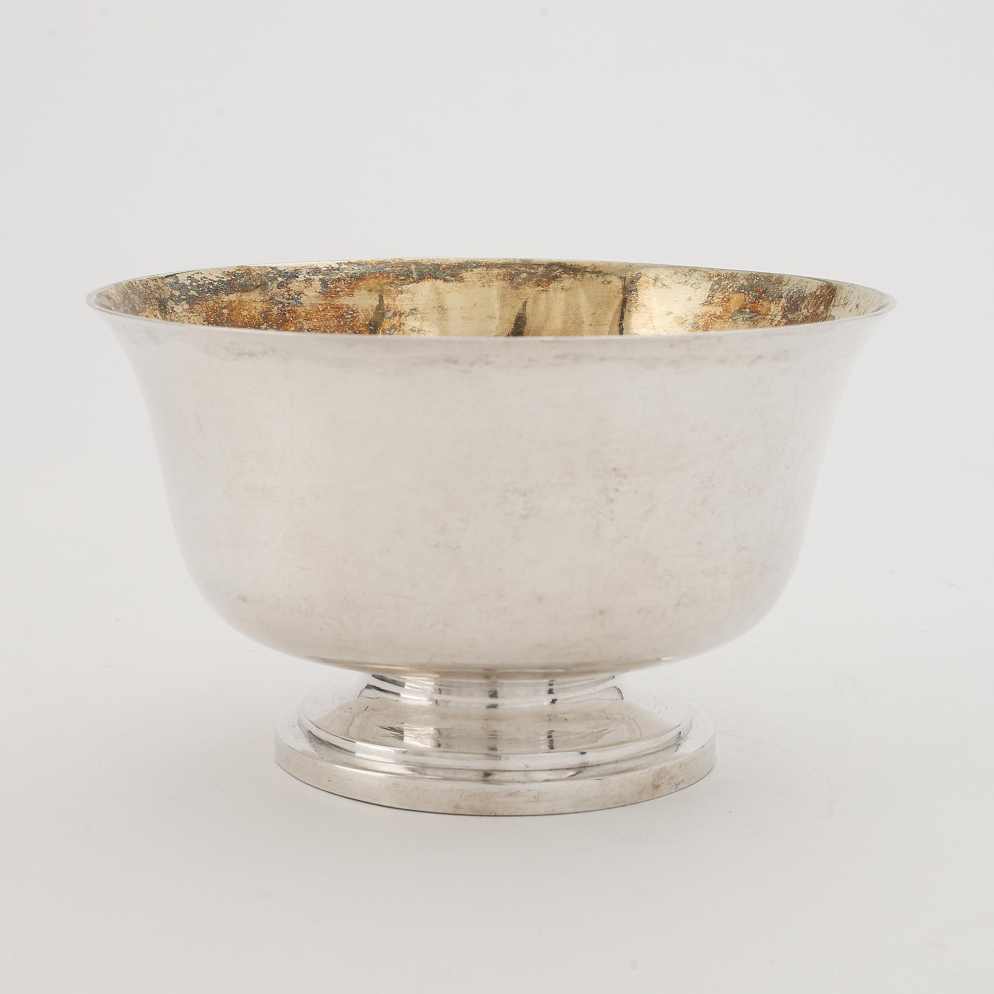 A silver bowl by Adolf Zethelius, Stockholm 1823.