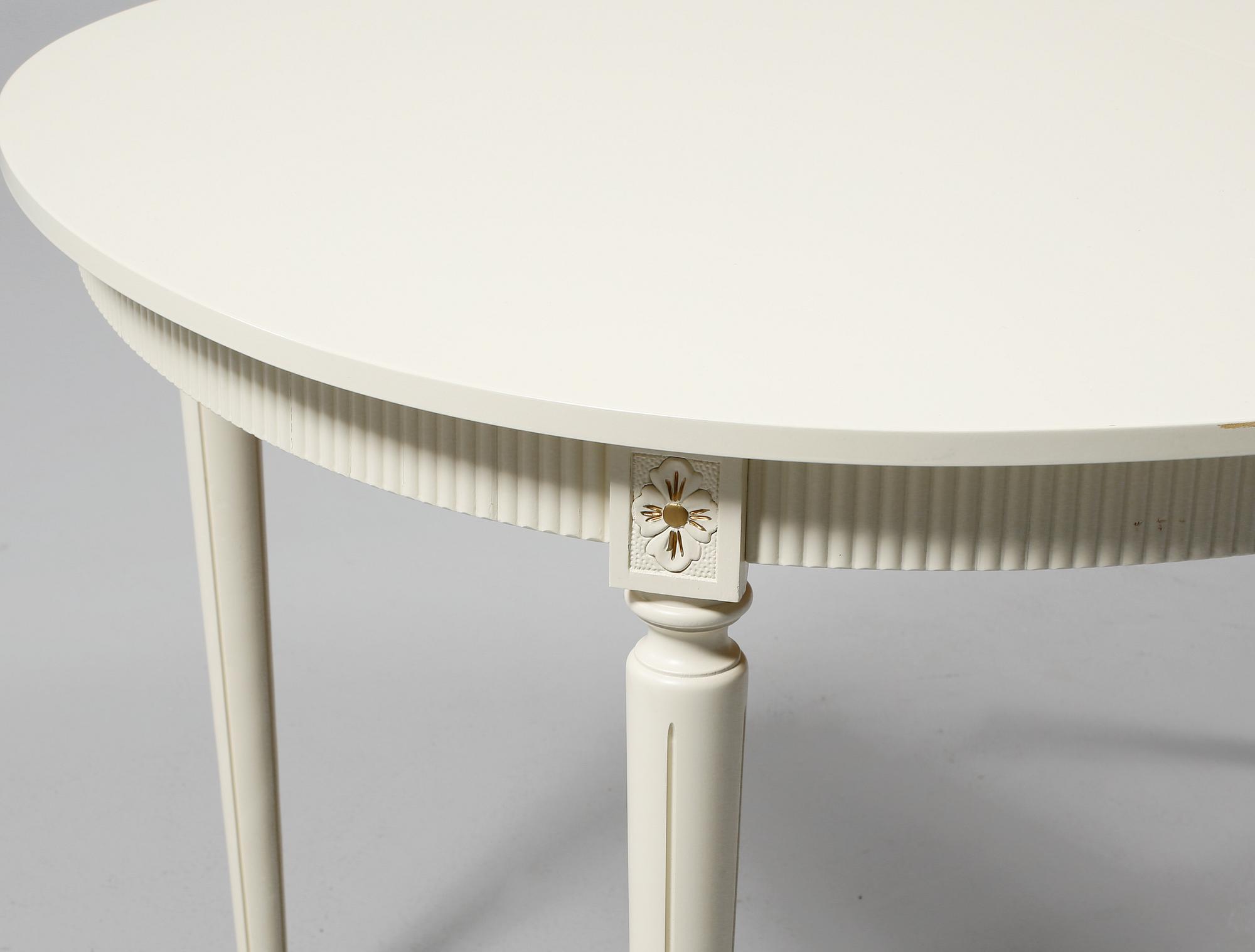 MATGRUPP, 7 delar, gustaviansk stil, 1900-talets andra hälft.