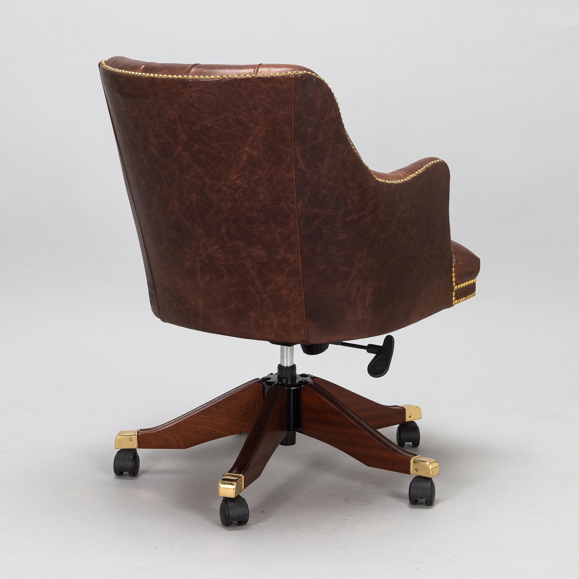 Skrivbordsstol, Chesterfield-modell, 1900-talets slut.