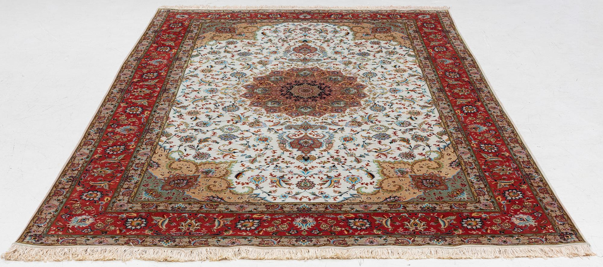 Rug, Tabriz, approx. 312 x 200 cm.