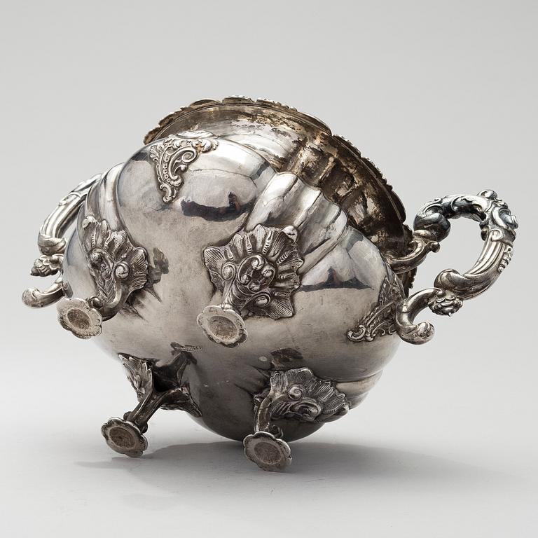 A SUGAR BOWL, silver Riga 1850, Georg Heinrich Schmidt 1849-1893, weight 634 g.