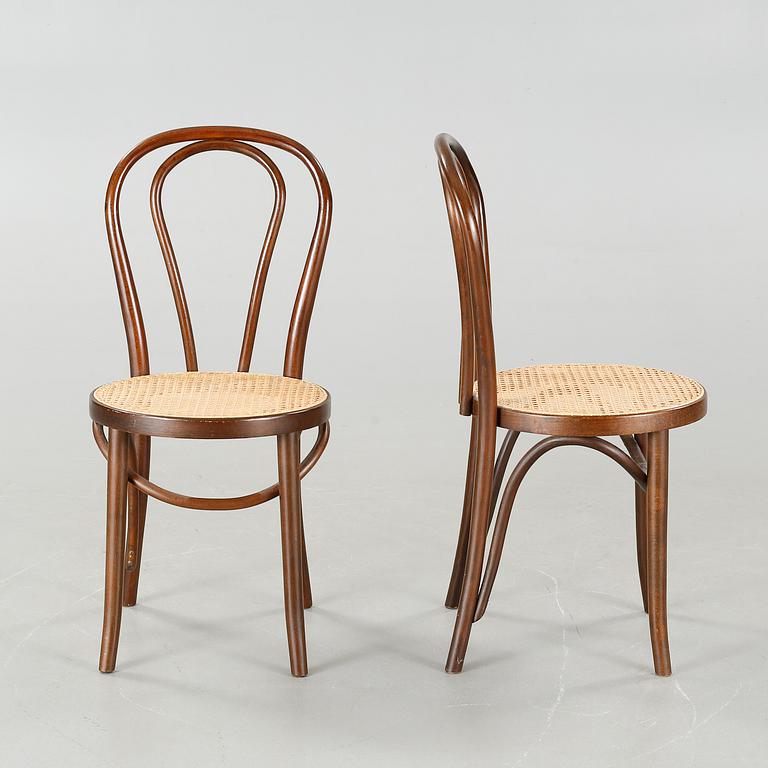 Six chairs from the late 20th century/21th century.