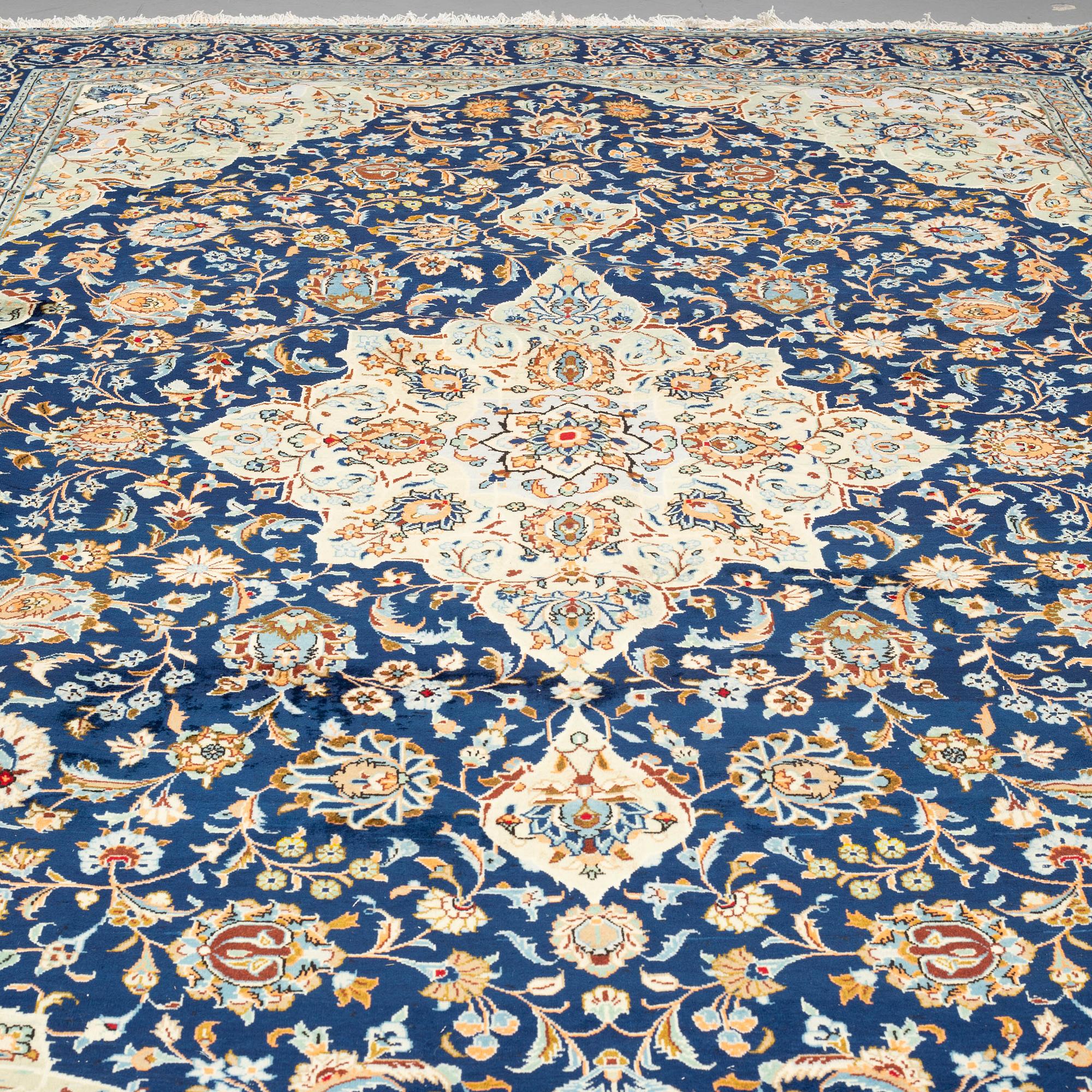 A CARPET, Kashan 452 x 296 cm.
