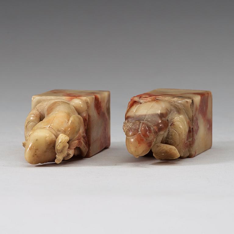Two nephrite seals, Qing dynasty (1644-1912).