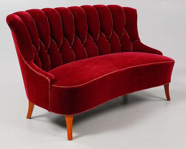 SOFFA samt FÅTÖLJER, ett par, omkring 1900-talets mitt.