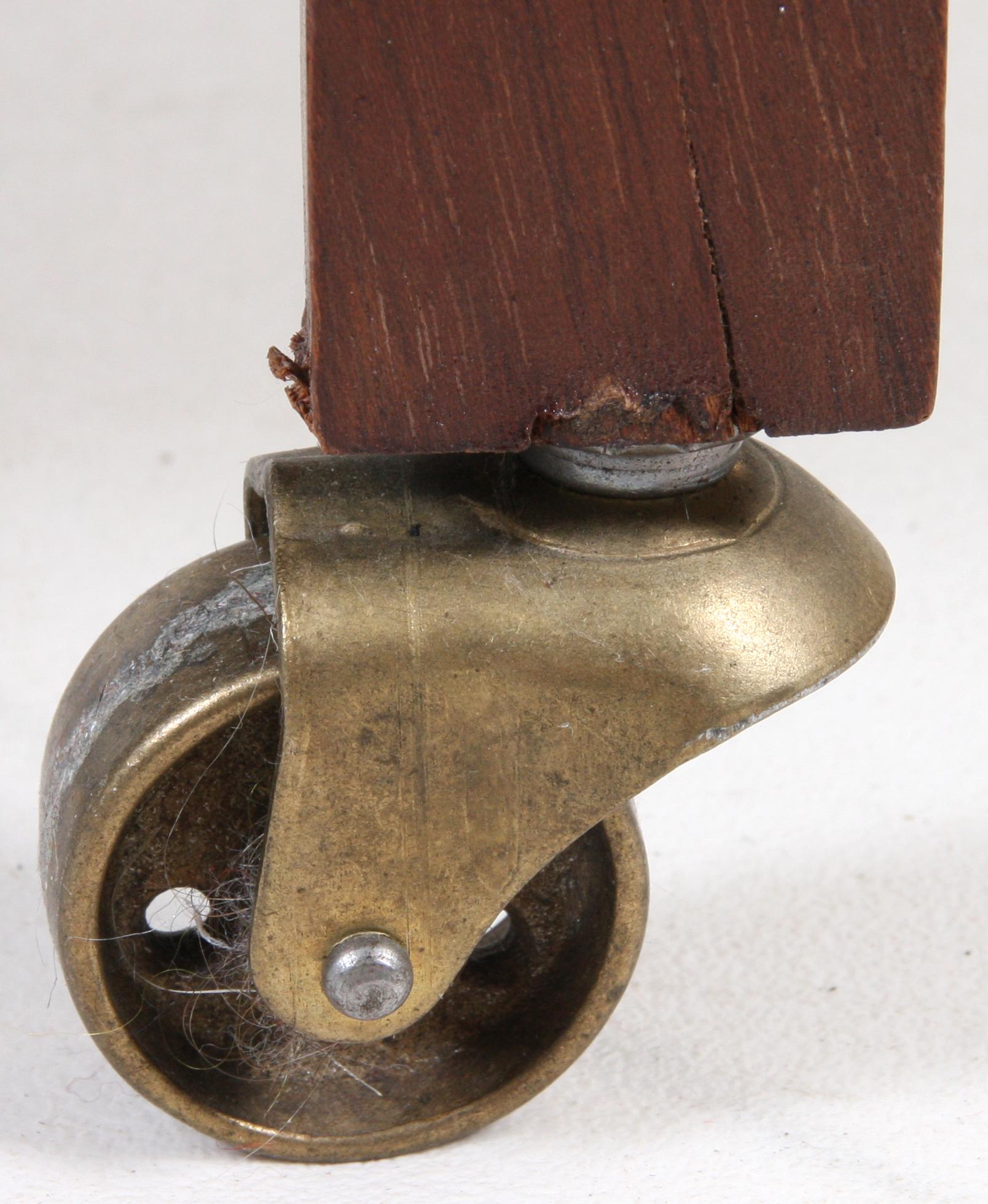 SERVERINGSVAGN, 1900-talets första hälft.