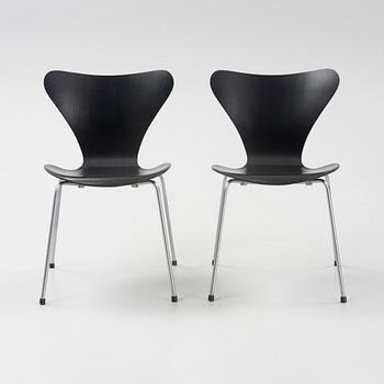 Arne Jacobsen, a set of eight model 'Seven' chairs, Fritz Hansen, Denmark, 1968.