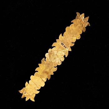 A gold hair ornament, Song/Ming dynasty.