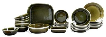 8. 76 PCS OF DINNER SERVICE,