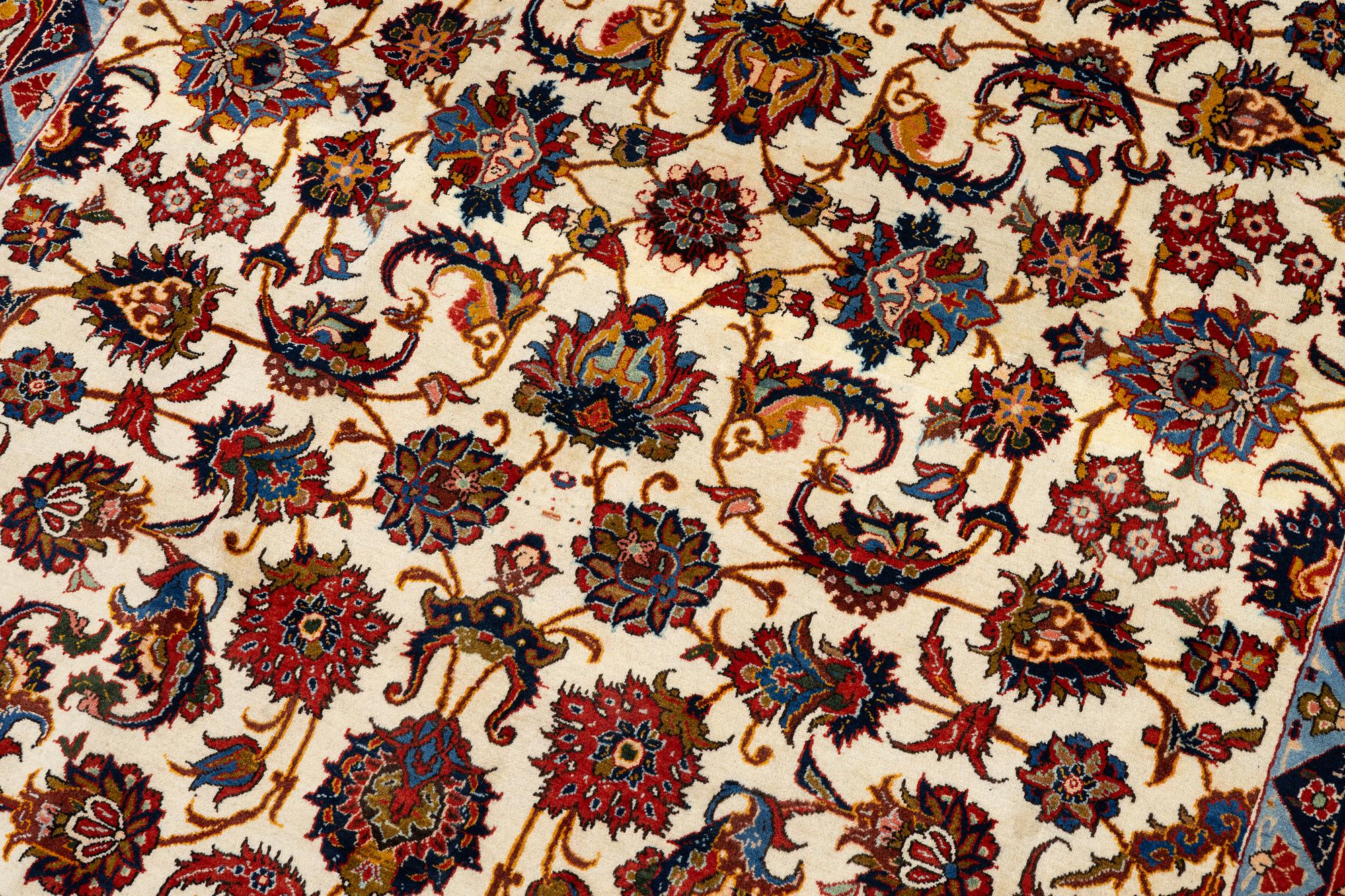 Matt Najafabad ca 335 x 210 cm.