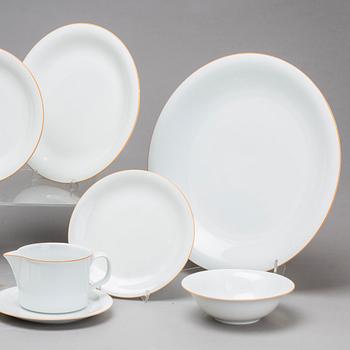 SIGNE PERSSON-MELIN, MAT- och KAFFESERVIS, benporslin, 106 delar, "Primeur" och "A la carte", Rörstrand. Formgiven 1980.