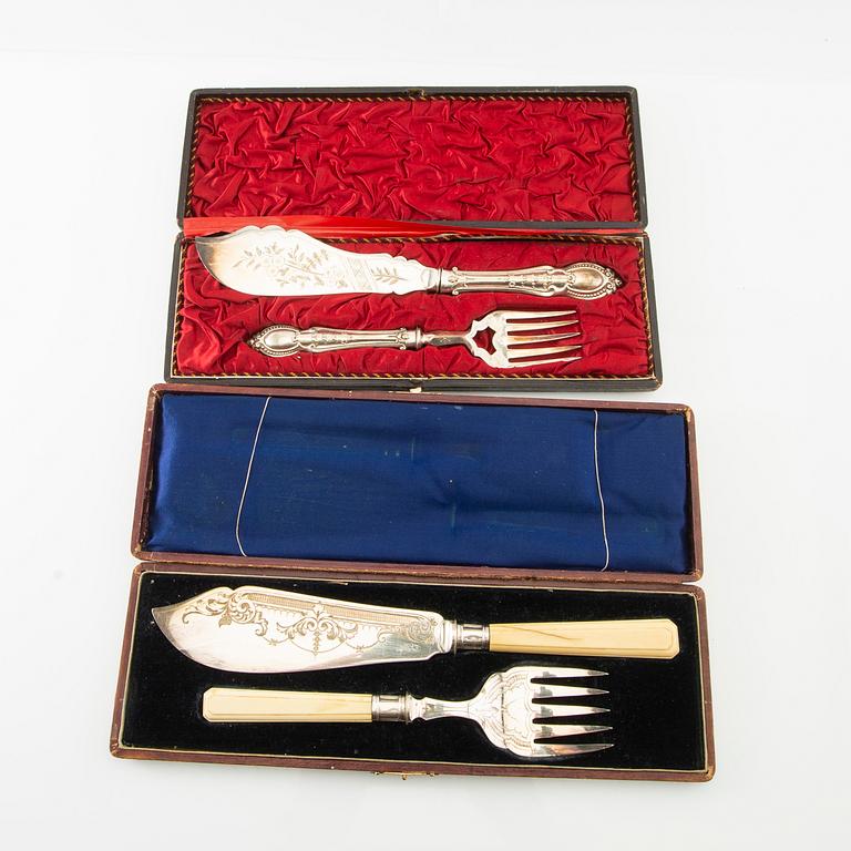 Serving utensils, 2 pairs of silver-plated around 1900.