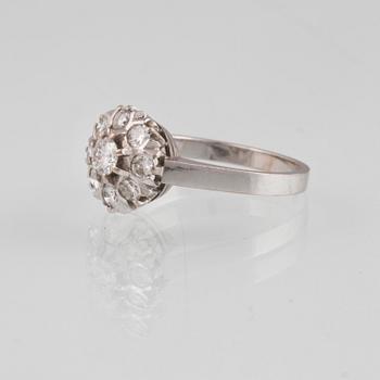 RING, 18K vitguld med briljantslipade diamanter, 0,70 ct, Jarl Sandin, Göteborg, 1981. Vikt.