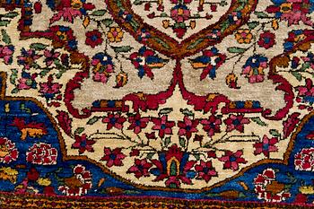 SEMIANTIK SILKE KESHAN. 339 x 224 cm.