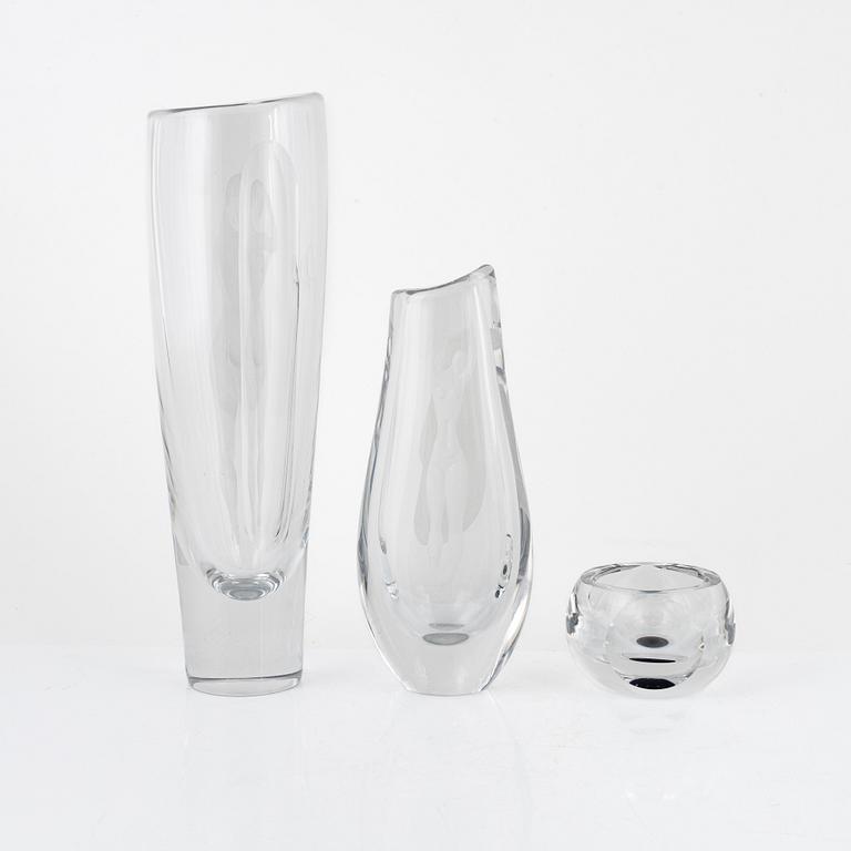 Vicke Lindstrand, a set of three vases, Kosta and Orrefors, Sweden.