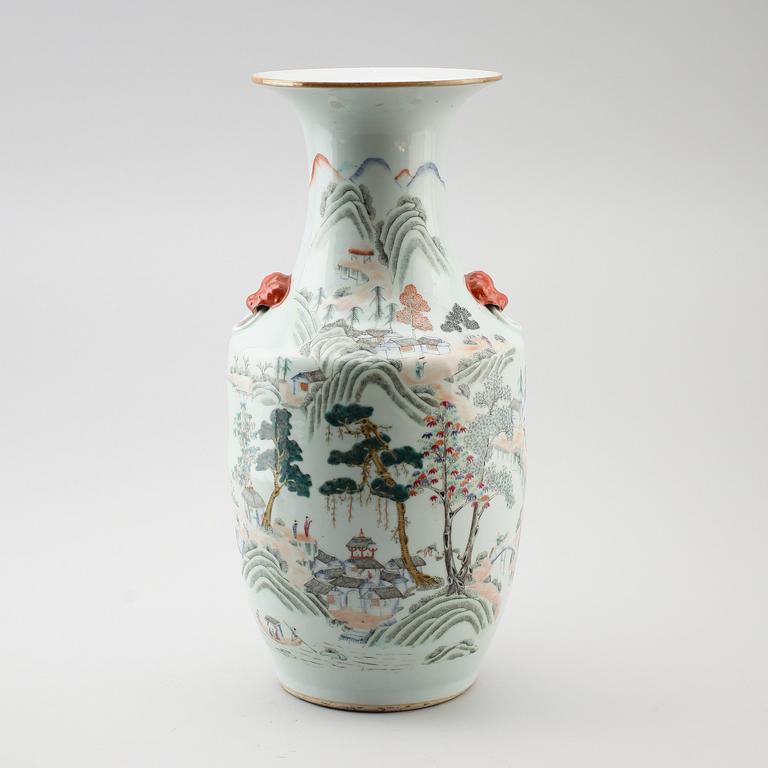 VAS, porslin, Kina, 1800-tal.
