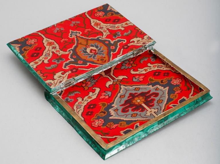 SKRIN, dekor av malakit och ljus sten, 1800-tal.