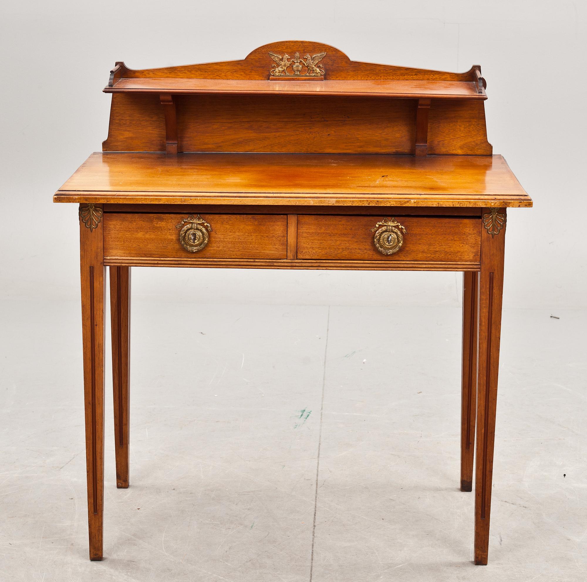 SKRIVBORD, sengustaviansk stil, 1900-talets första hälft.