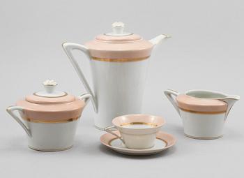 SERVISDELAR, porslin, Limoges, Frankrike, 1900-tal.