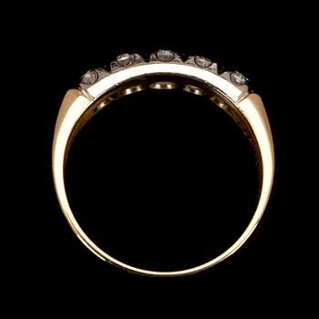 RING, guld 18K, 5 st, briljantslipade diamanter tot. 1 ct. Finska importstämplar, Kultakeskus 2001.
