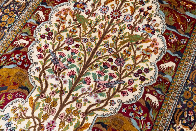 An oriental prayer rug, c. 180 x 125 cm.