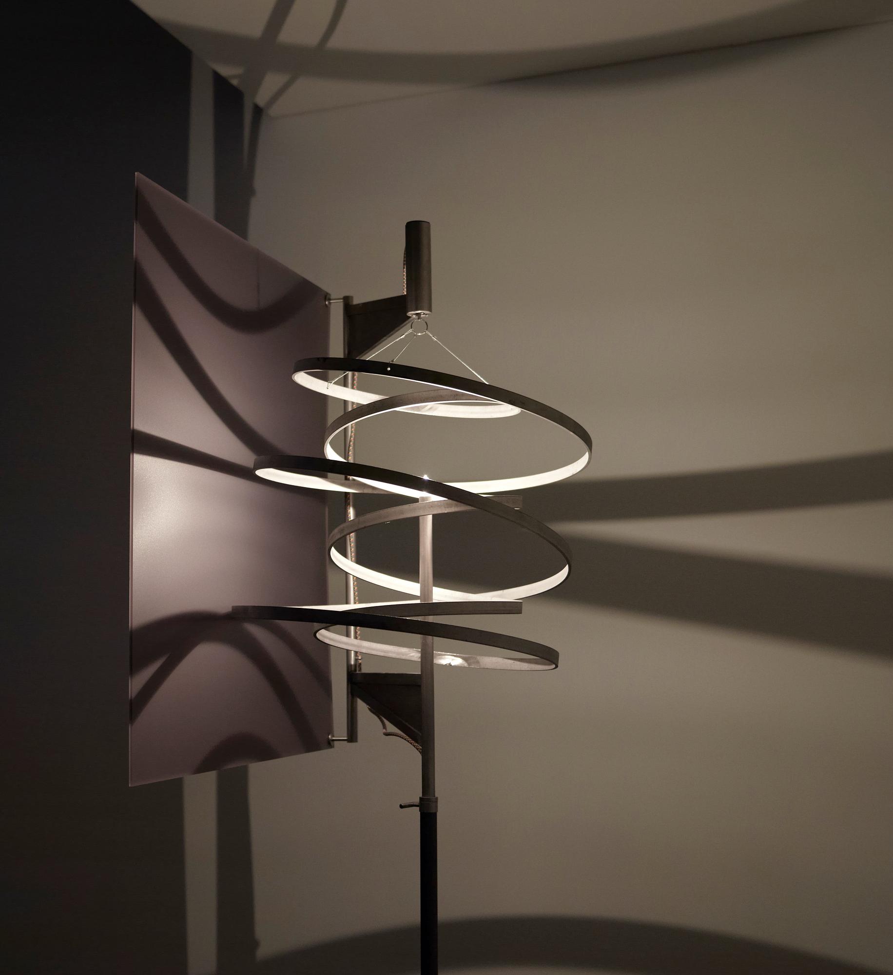 Olafur Eliasson, "Shadow lamp".