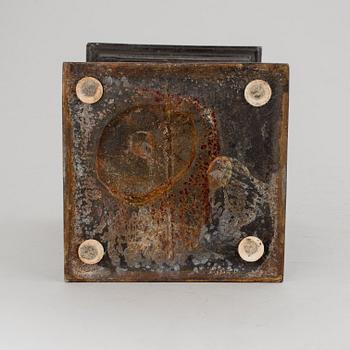 TOBAKSBURK, gjutjärn. Hällefors bruk, daterad 1827.