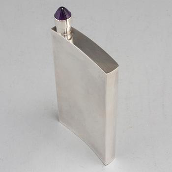 A sterling silver pocket flask by Per-G Forslund Juvelateljen Malmö 1976.