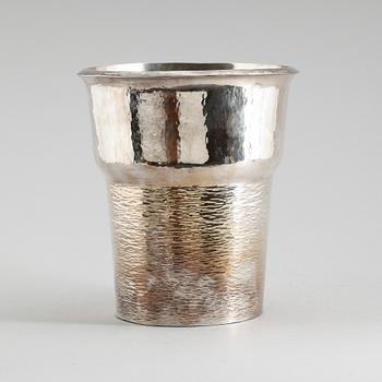 VINKYLARE, silver, EGG, Stockholm 1983. Vikt ca 2451 gram.