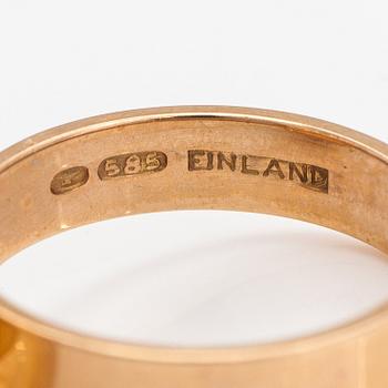 Elis Kauppi, A 14K gold ring with a smoky quartz. Kupittaan kulta,Turku.