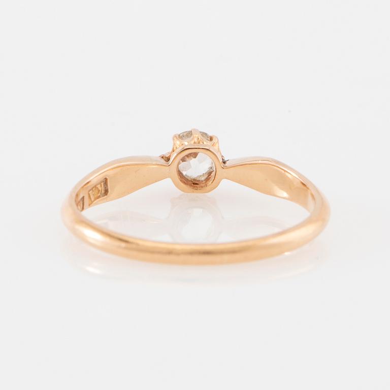 Ring 18K guld med en ovalt gammalslipad diamant, Karl Anderson  Stockholm 1902.