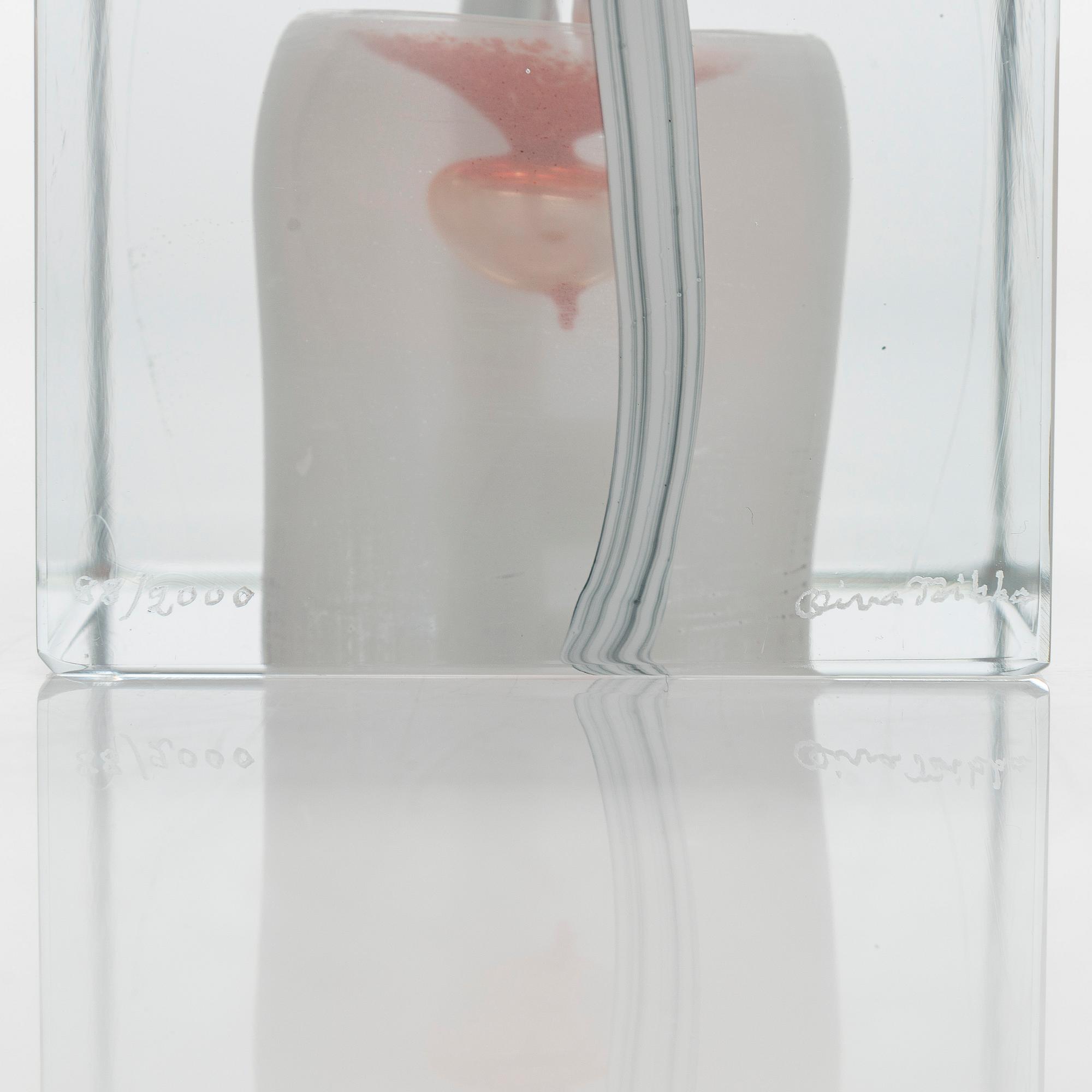Oiva Toikka, annual glass cube, signed Oiva Toikka, Nuutajärvi 1985, 88/2000.