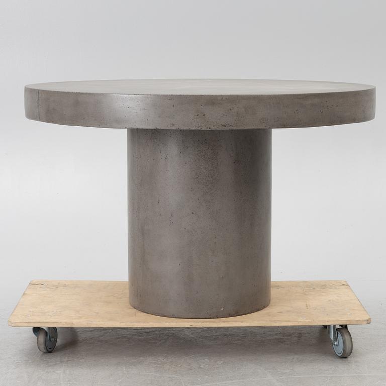 A "Regent" dining table, Artwood.