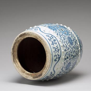 A blue and white garden seat, Qing dynasty, 19th Century.