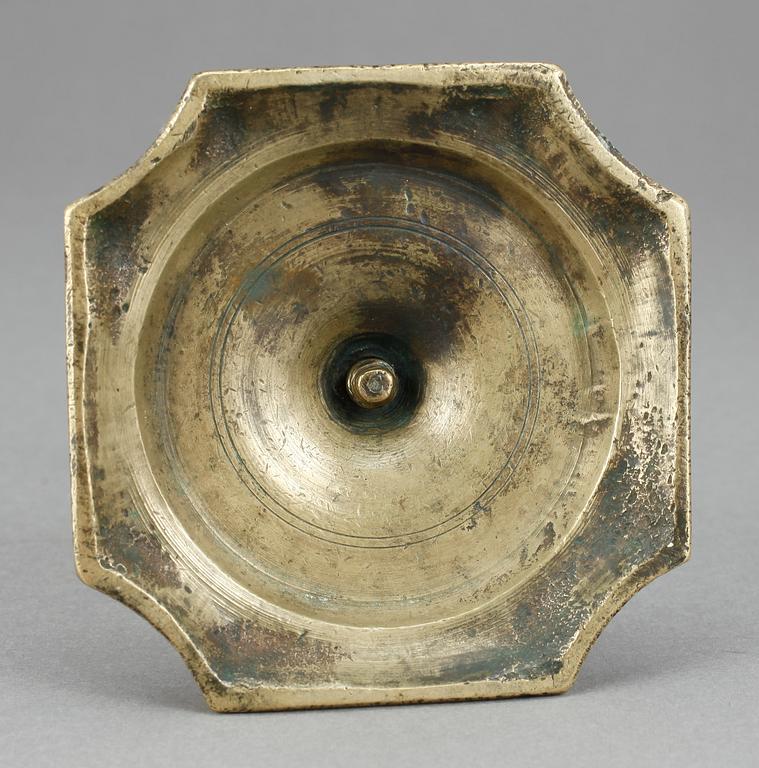 LJUSSTAKE, mässing. Barock, 1700-tal.