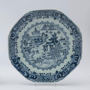 Tallrikar, 4 st, Kina, Qianlong (1736-95).