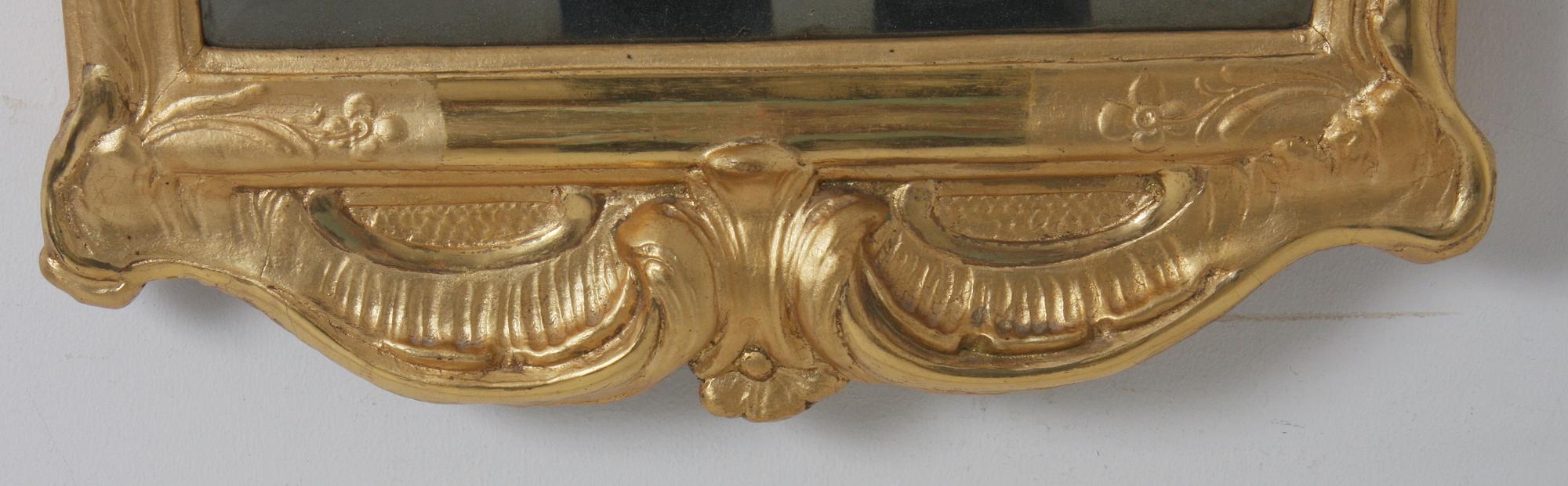 SPEGEL, rokoko, 1700-talets mitt, märkt M S H (trol ägarsign).