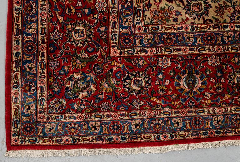 Matta, semiantik Keshan, ca 422 x 321 cm.
