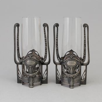 A pair of early 20th century glass vases.