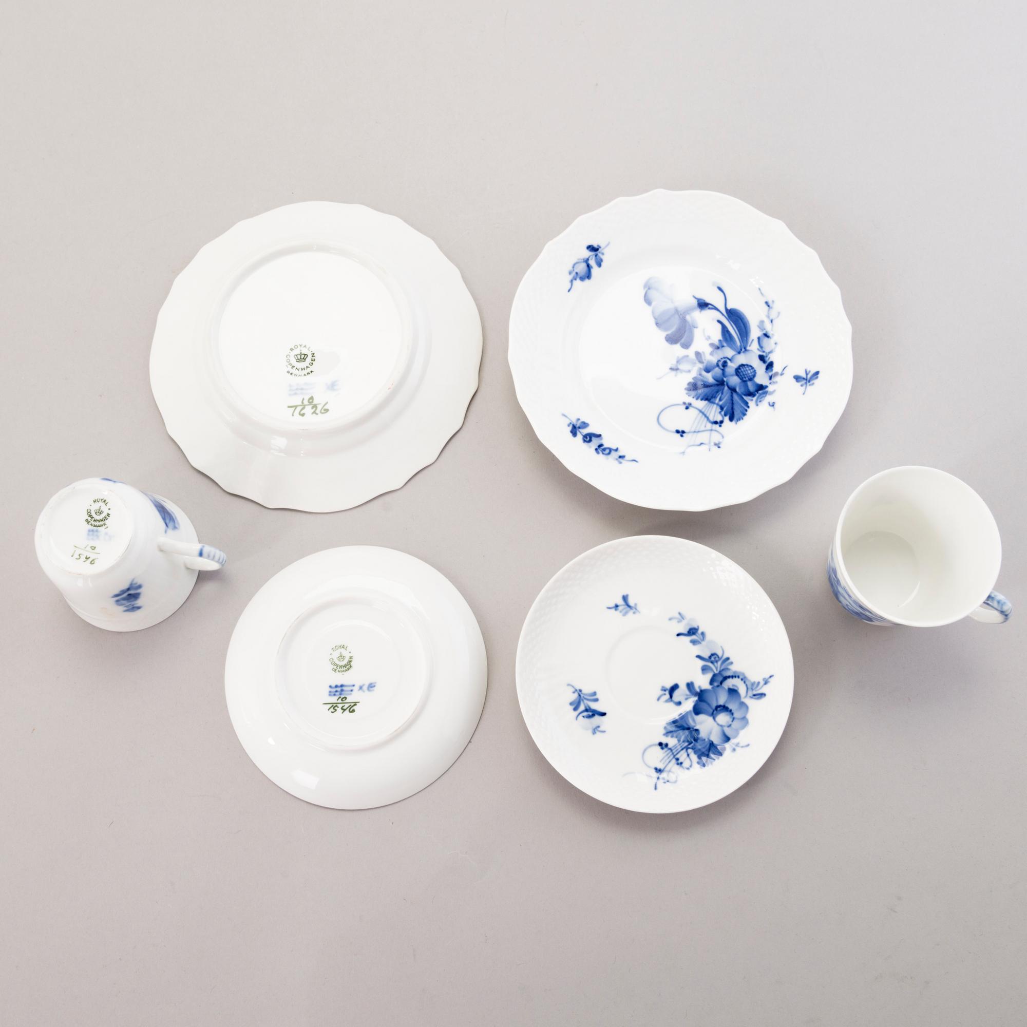 ROYAL COPENHAGEN, A 40-piece set of 'Blå Blomst" tablewear, second half of the 20th century.
