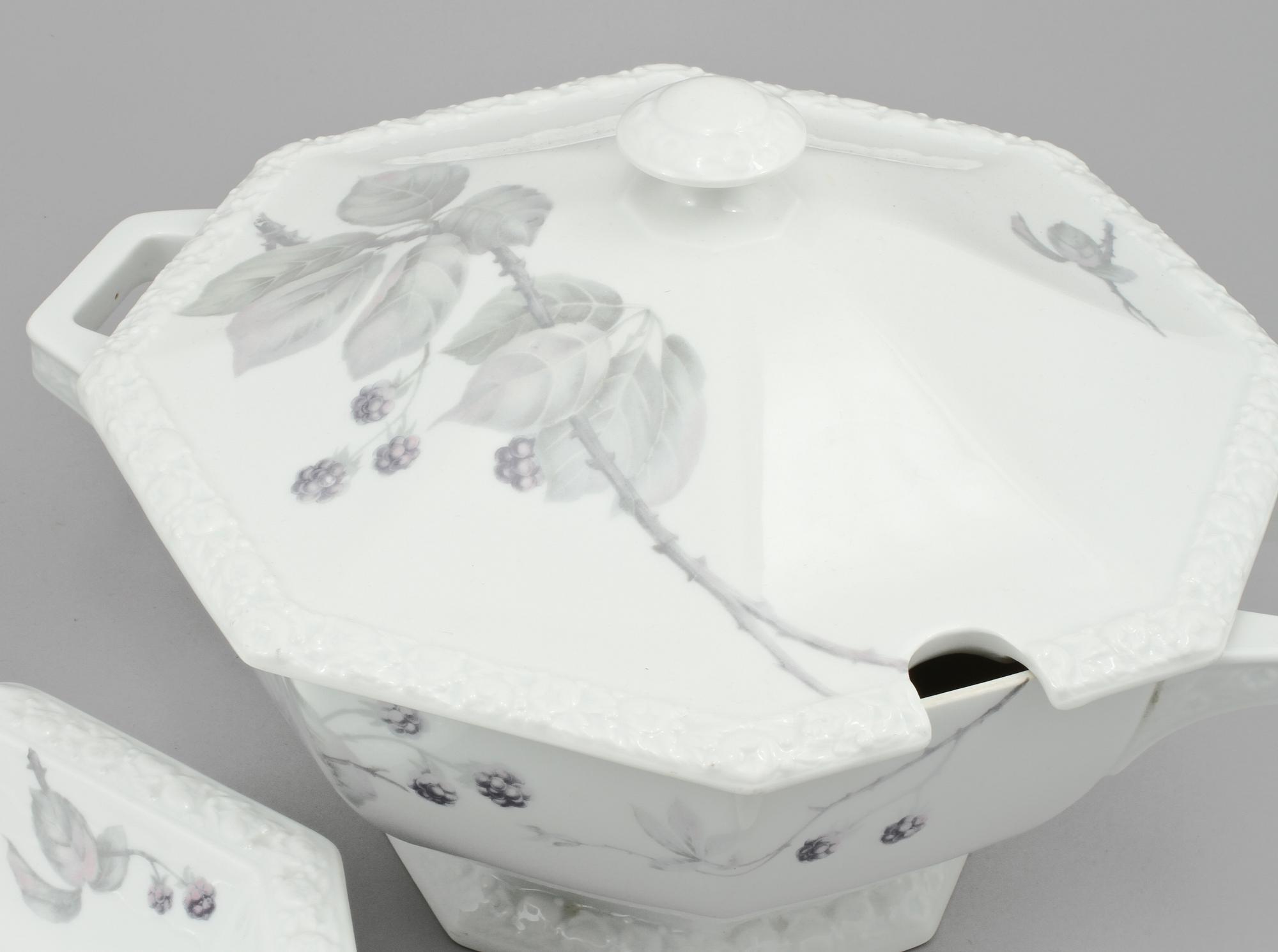 MATSERVIS, 42 delar, porslin, "Maria Björnbär", Rosenthal, Tyskland, 1900-talets andra hälft.