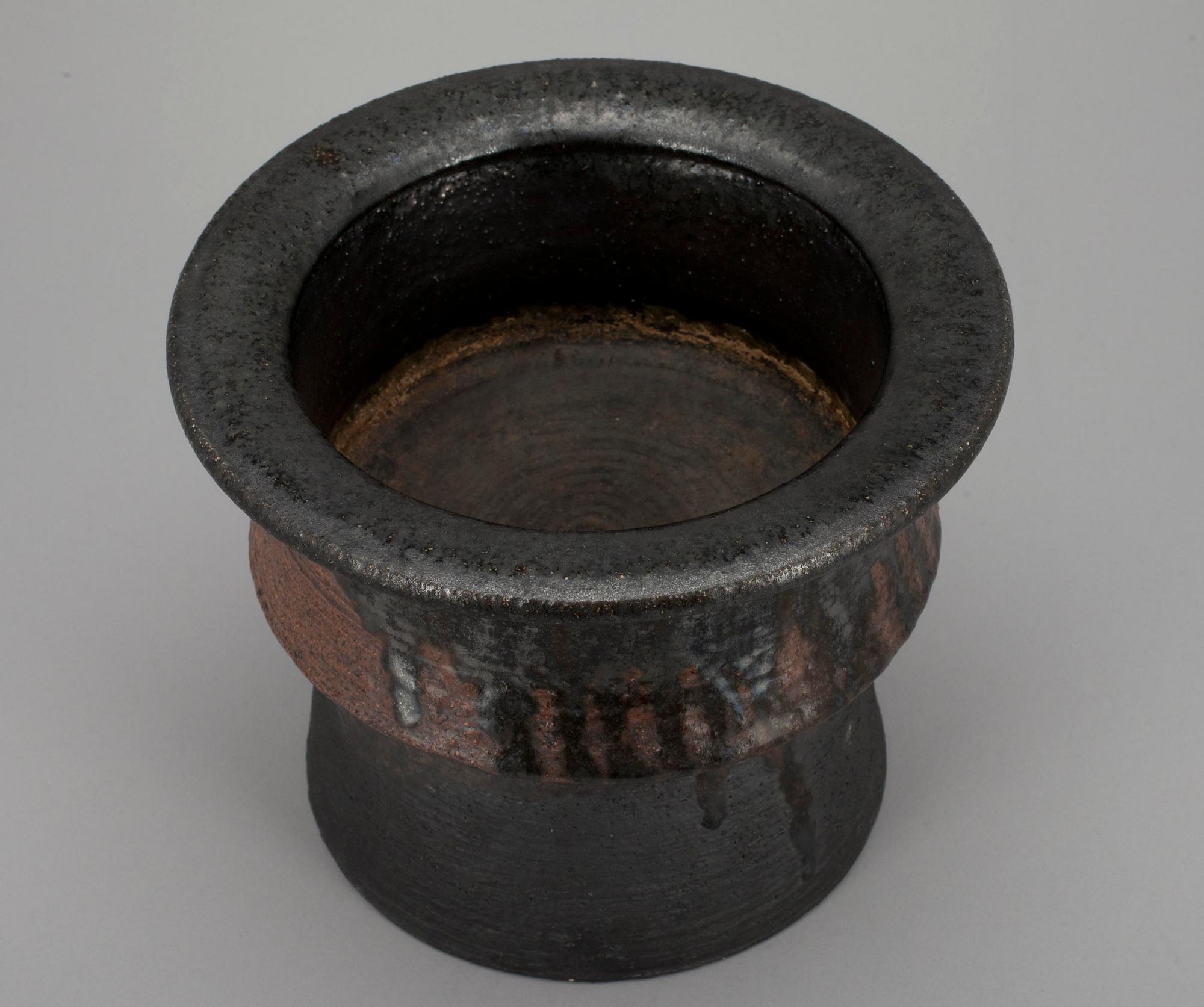 EILA MUNKKI, keramik, monogramsignering EM.