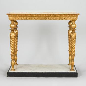 Jonas Frisk, Konsolipöytä, signeerattu J Frisk (toiminut 1805 - 1824), Tukholman hallileima, epäselvä vuosi. Myöhäiskustavilainen.