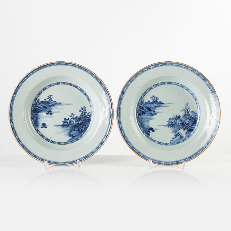 A set of four (2+2) Chinese blue and white export plates, Qing dynasty, Qianglong (1736-95).