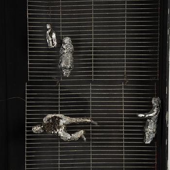 Torsten Renqvist, assemblage i låda, a tergo signerad.